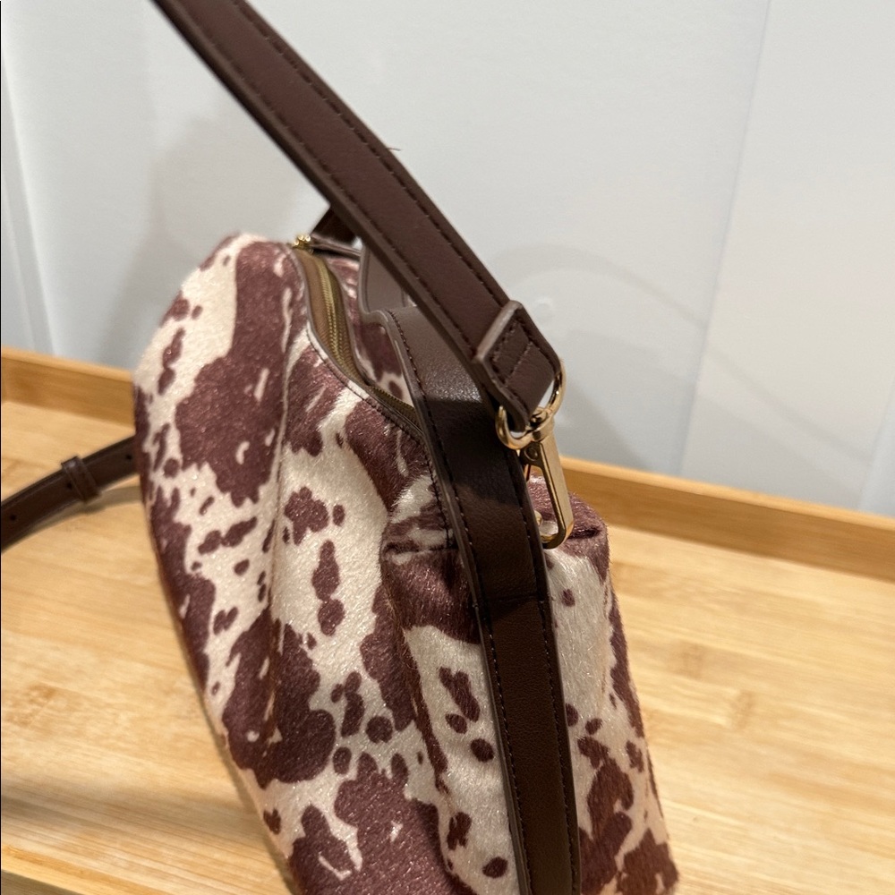 Convertible Carrie Crossbody Bag - Picture 6 of 10